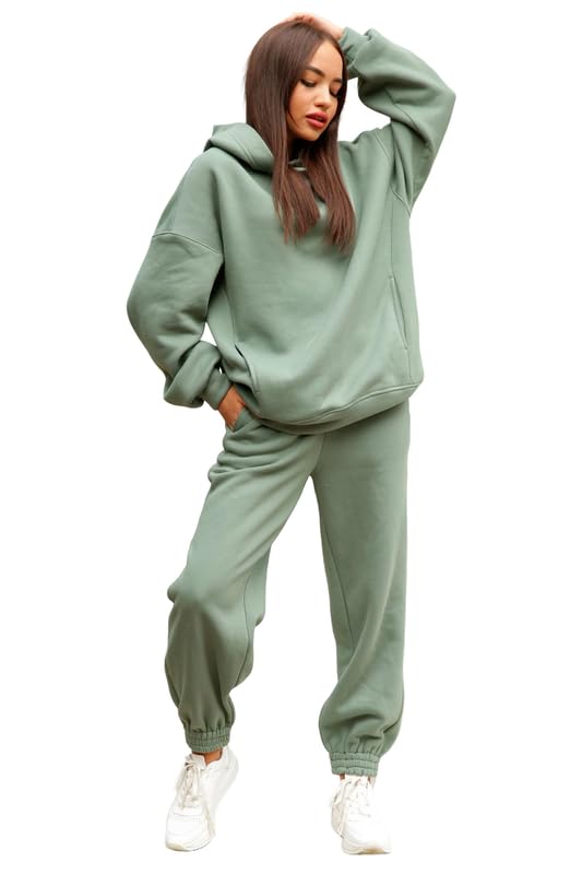 Women's Winter Track Suit: London Hills, Sports-Style for Cold Weather.