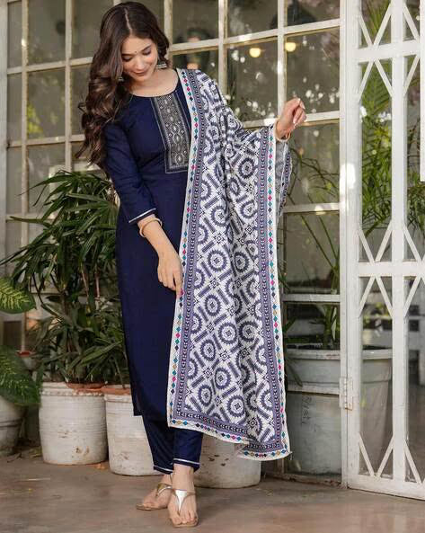 Women Embellished Straight Kurta Set@P