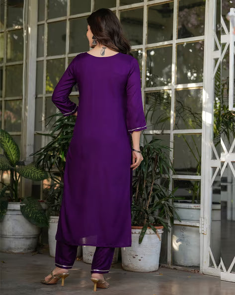 Women Embellished Straight Kurta Set@P