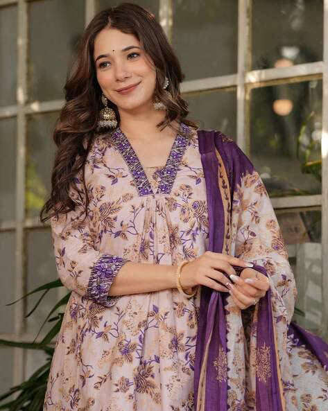 Women Floral Straight Kurta Set@P