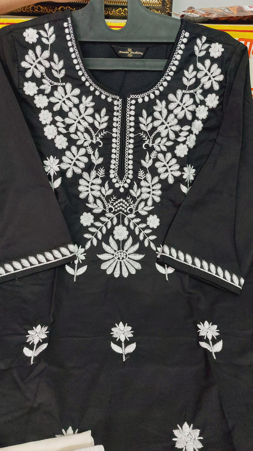 Embroidered Round-Neck Straight Kurta@F