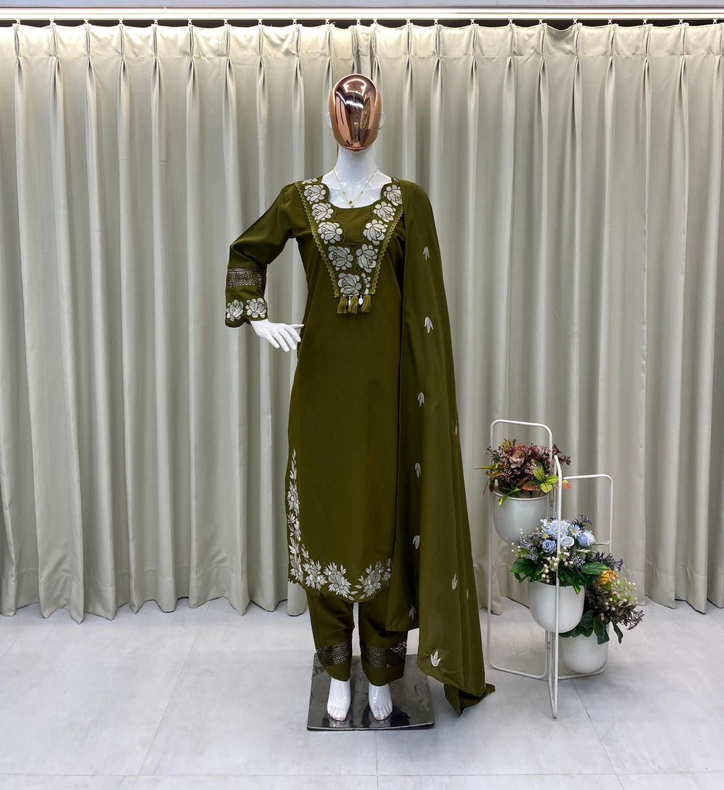 DESIGNER WEAR EXCLUSIVE AND COMFORTABLE SUIT IN REYON SLUB COTTON FABRIC TOP PANT WITH DUPATTA PAIR @F