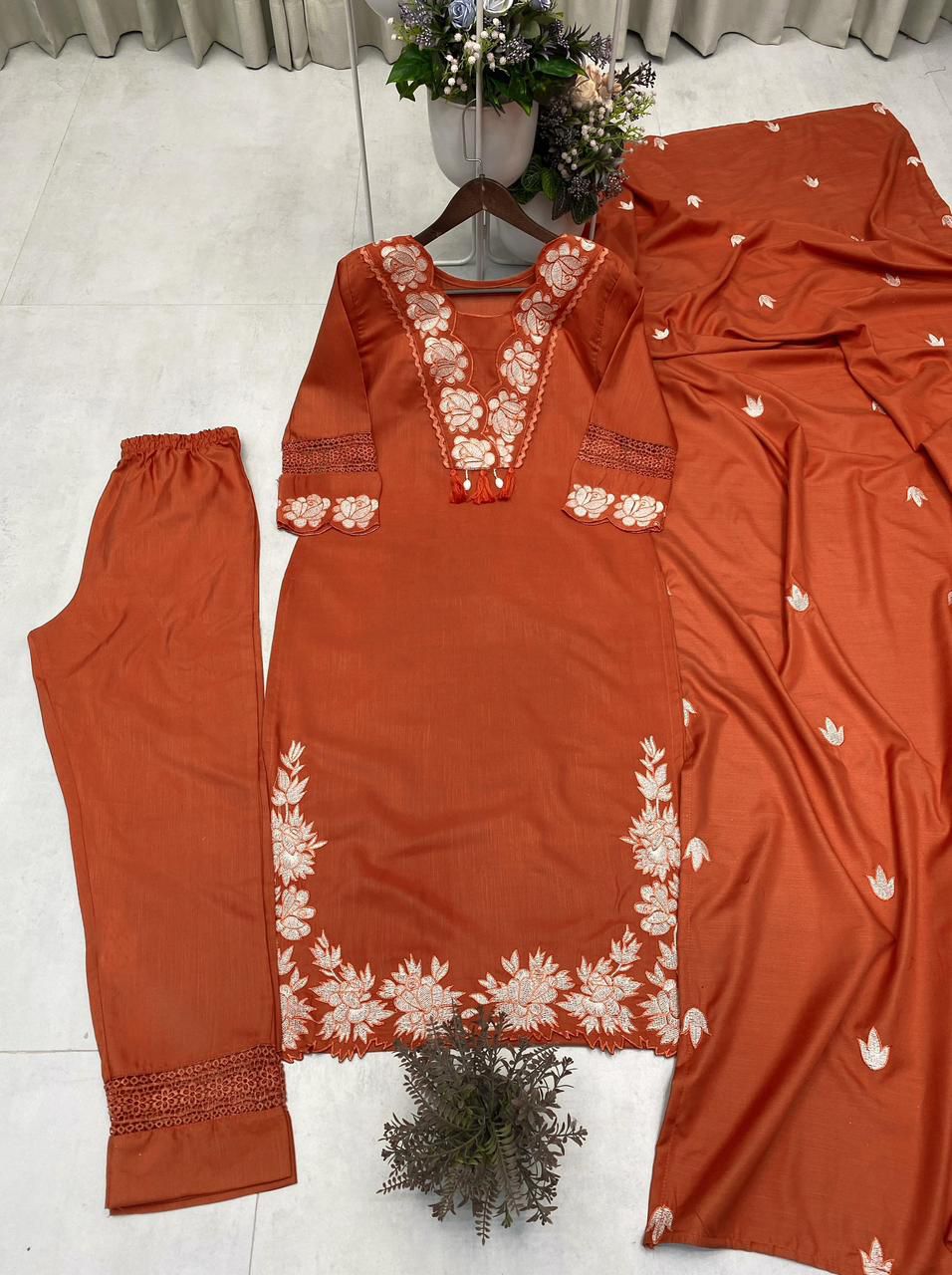 DESIGNER WEAR EXCLUSIVE AND COMFORTABLE SUIT IN REYON SLUB COTTON FABRIC TOP PANT WITH DUPATTA PAIR @F
