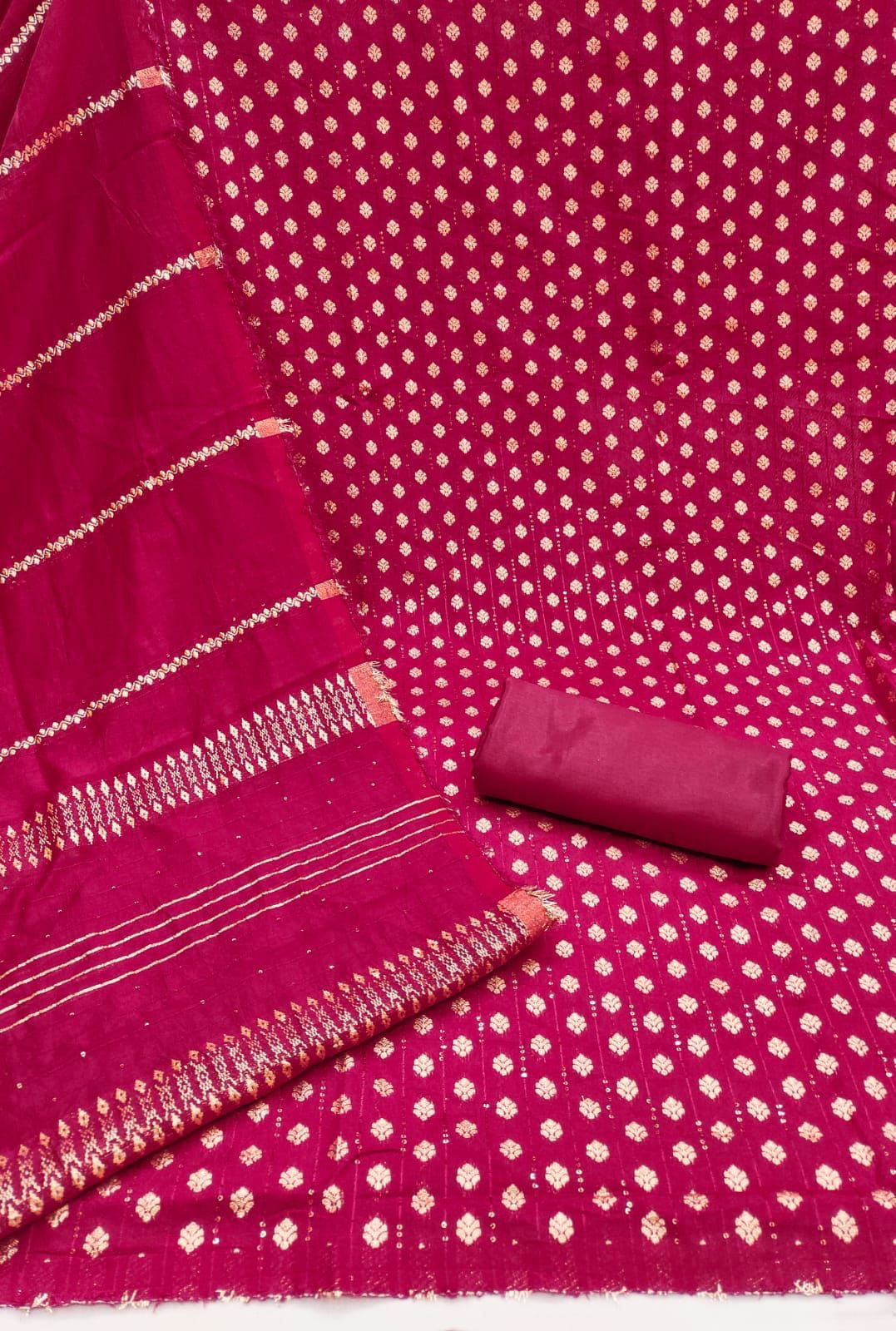 BANARSI ZEQUARD WITH CROSSET WORK &nbsp; (2 &nbsp; MTR )@F