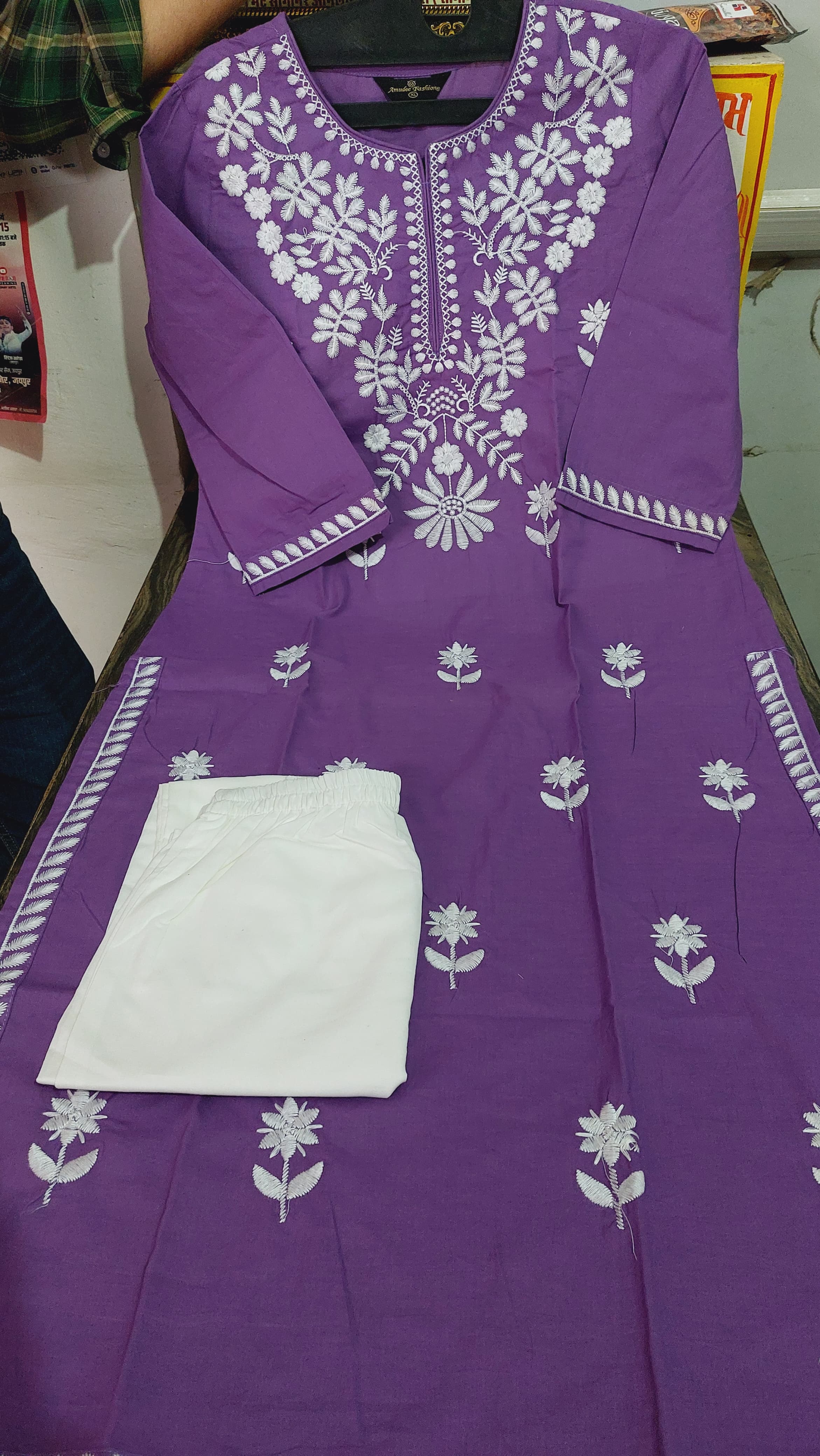 Embroidered Round-Neck Straight Kurta@F