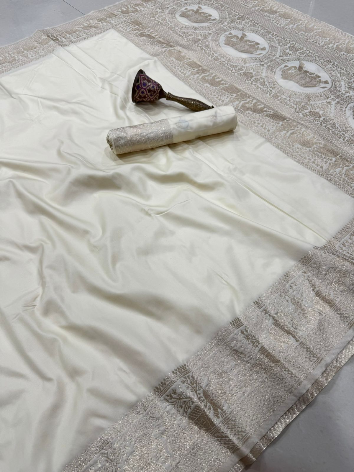 Women's Kanchivaram Paithani Silk Saree With Unstitched Blouse Piece