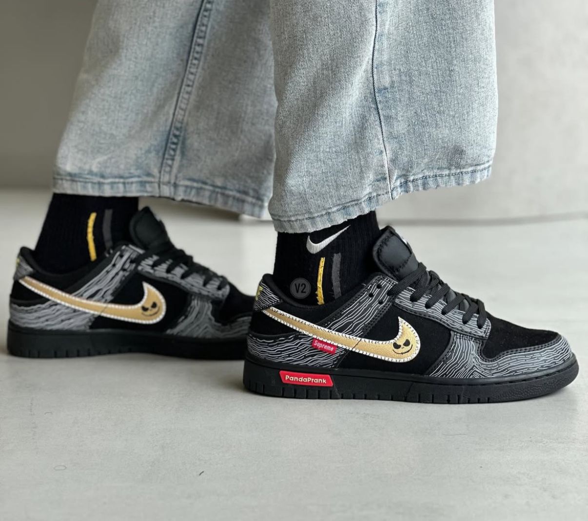 NIKE SB DUNK SUPREME ZEBRA 2025