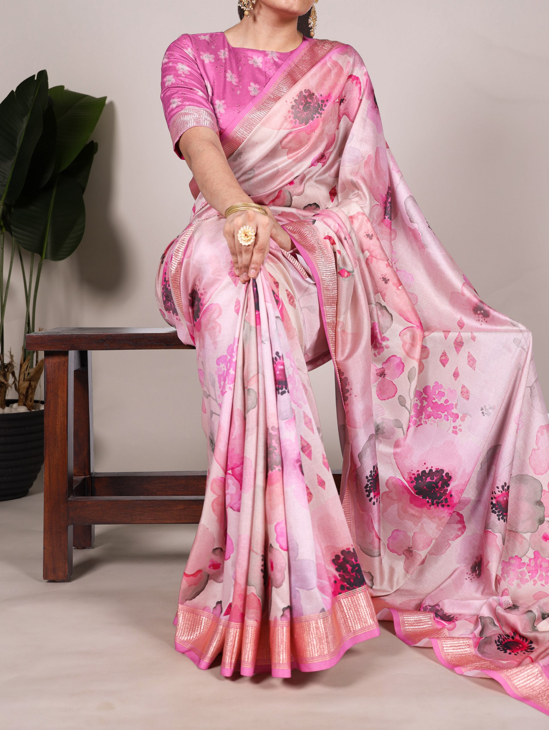 Elegant Floral Print Saree - Lightweight & Stylish