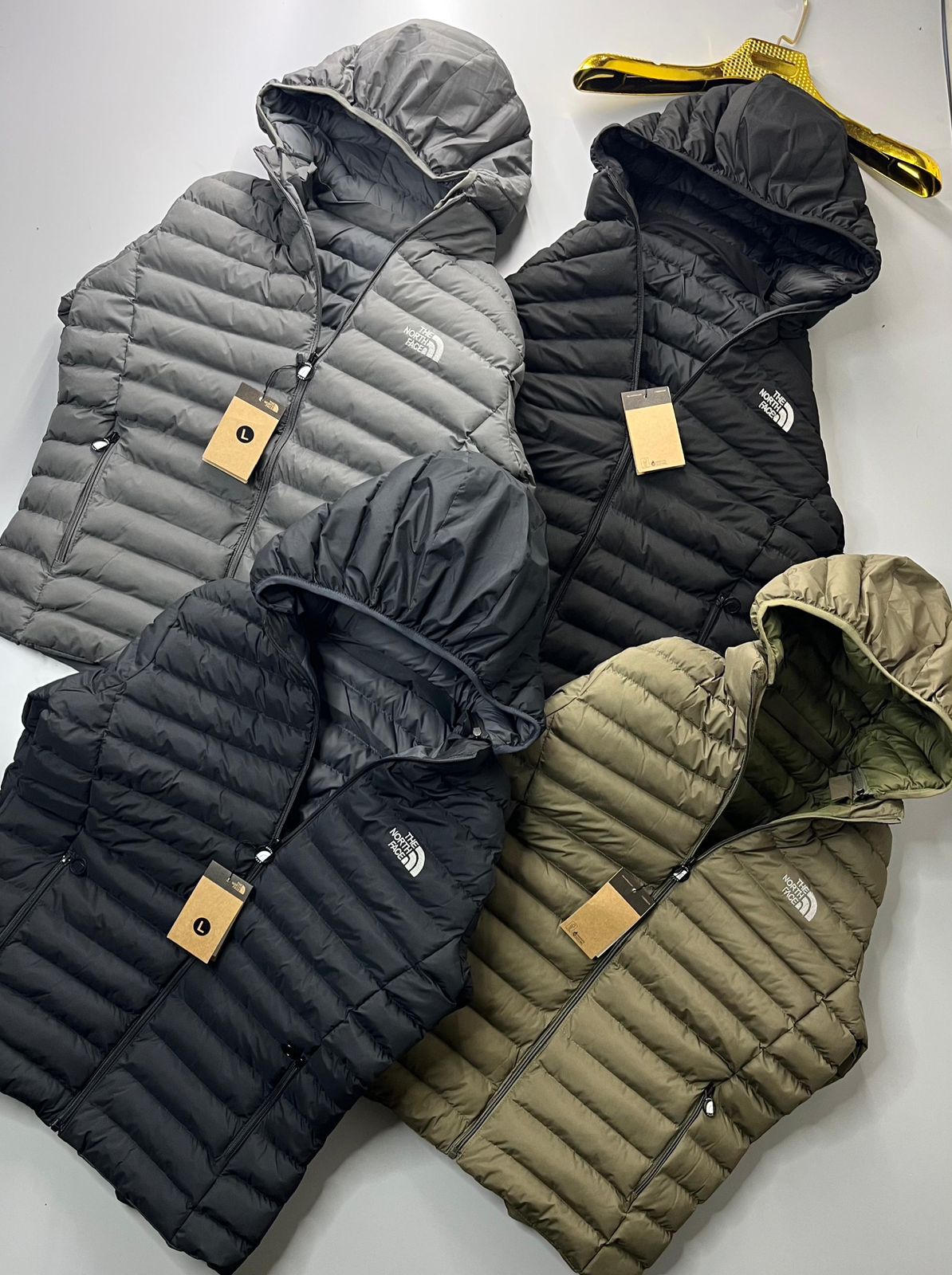 THE NORTH FACE 
PREMIUM QUALITY 
PUFFER JACKET
FULL SLEEVES