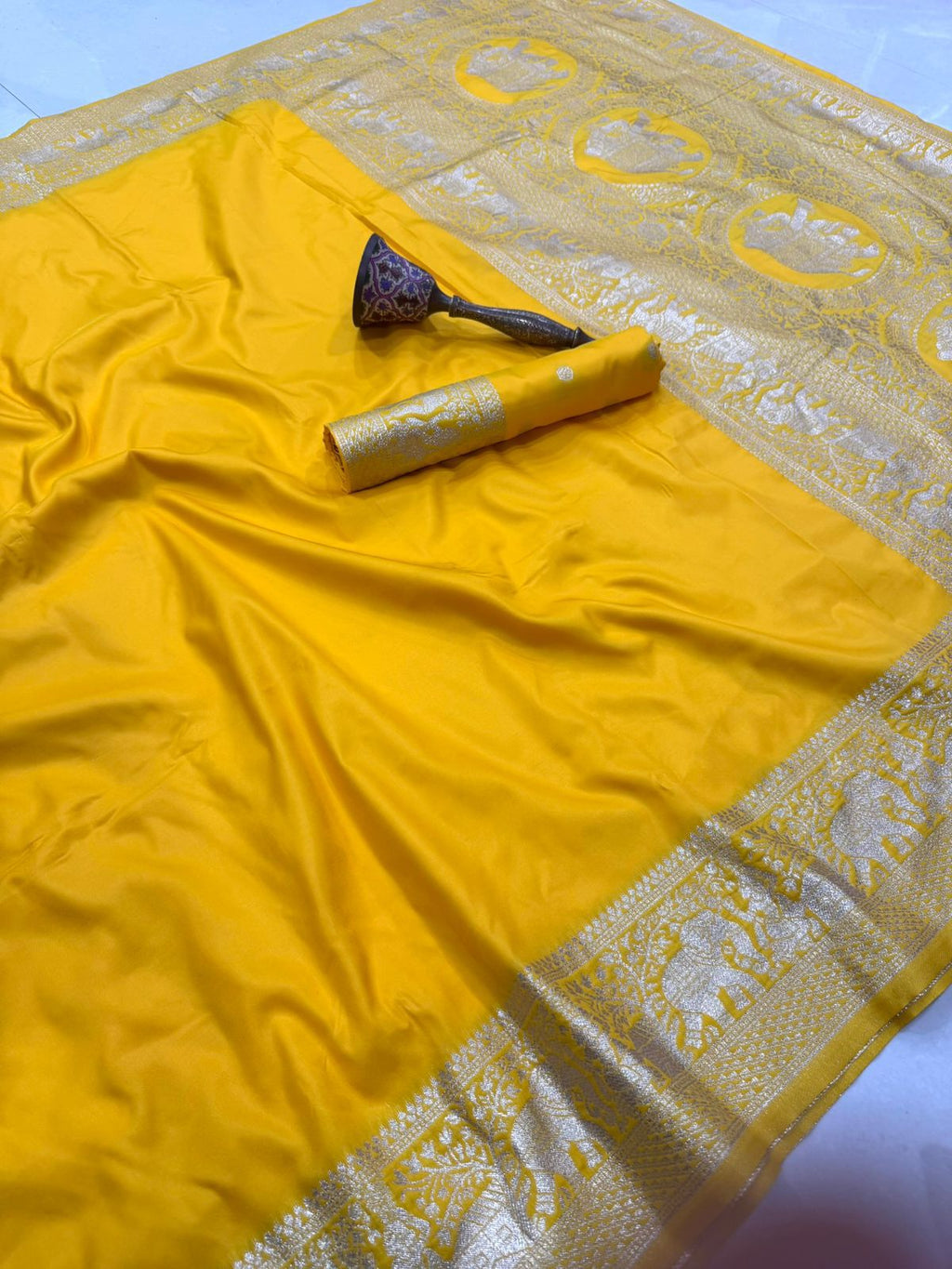 Women's Kanchivaram Paithani Silk Saree With Unstitched Blouse Piece