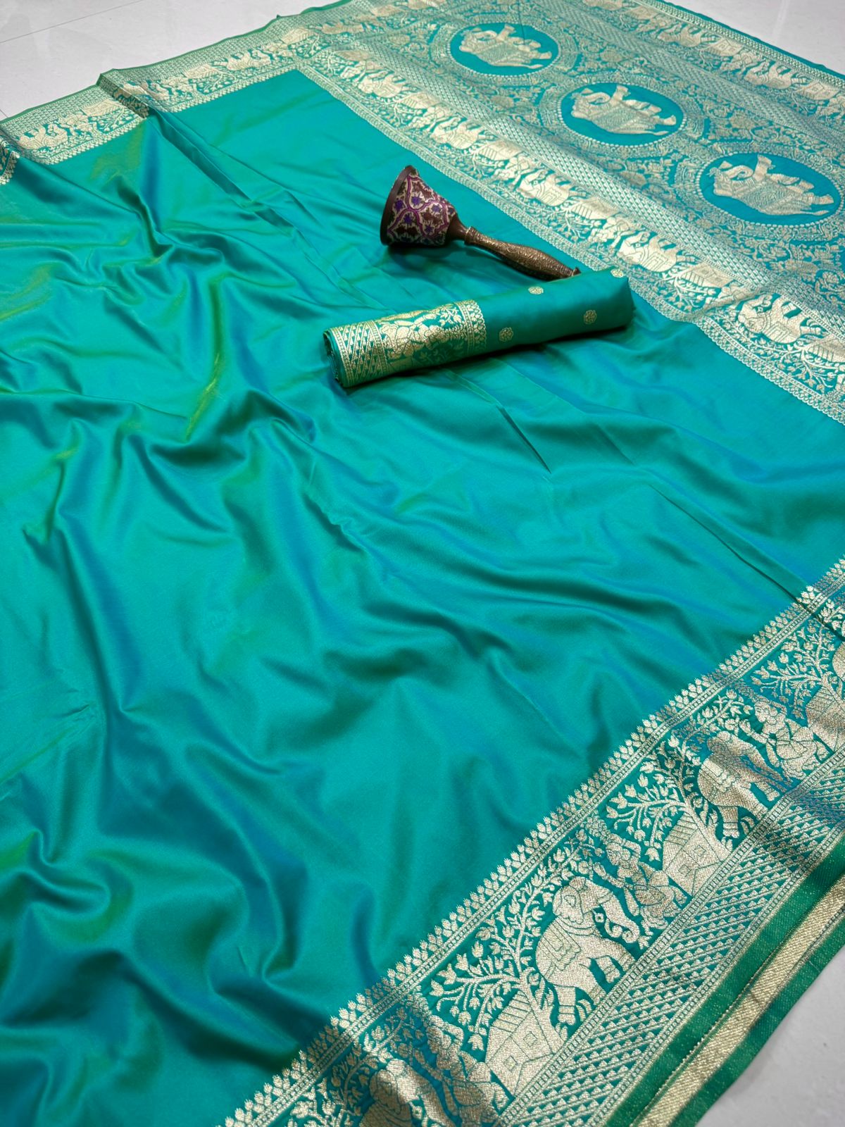 Women's Kanchivaram Paithani Silk Saree With Unstitched Blouse Piece