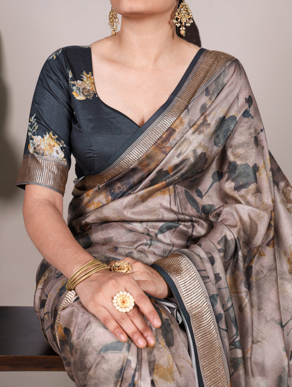 Elegant Floral Print Saree - Lightweight & Stylish