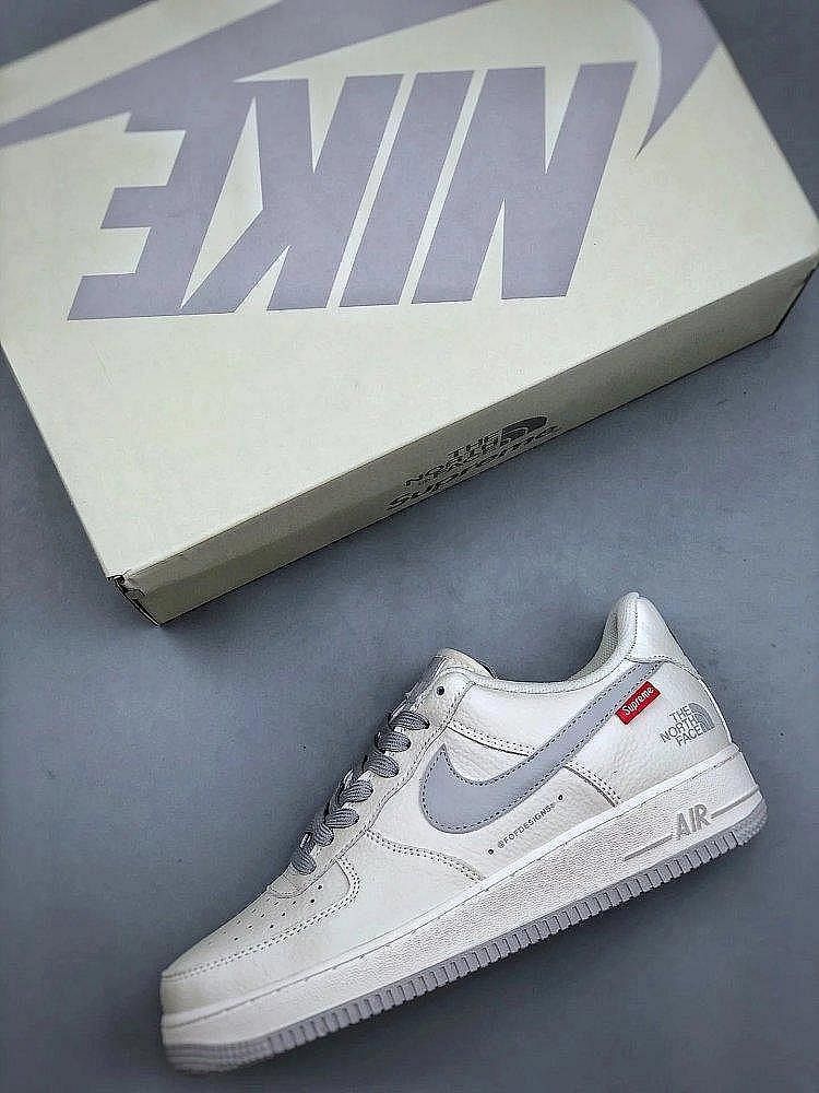 NIKE AIRFORCE NORTH FACE X SUPREME OFF WHITE