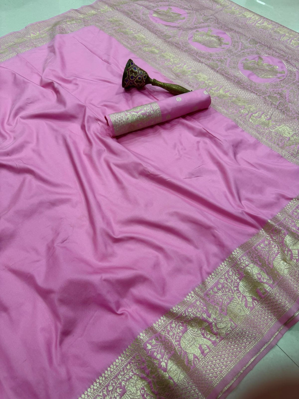 Women's Kanchivaram Paithani Silk Saree With Unstitched Blouse Piece