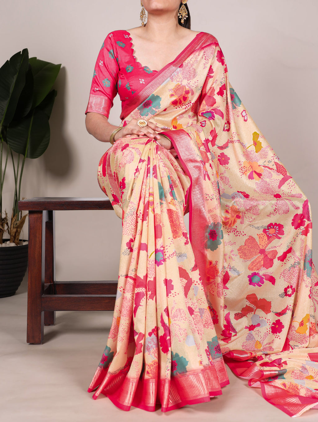 Elegant Floral Print Saree - Lightweight & Stylish